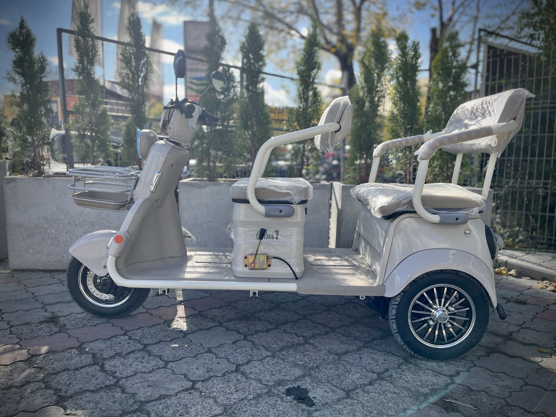 Scooter Plus1 CM6 Beige