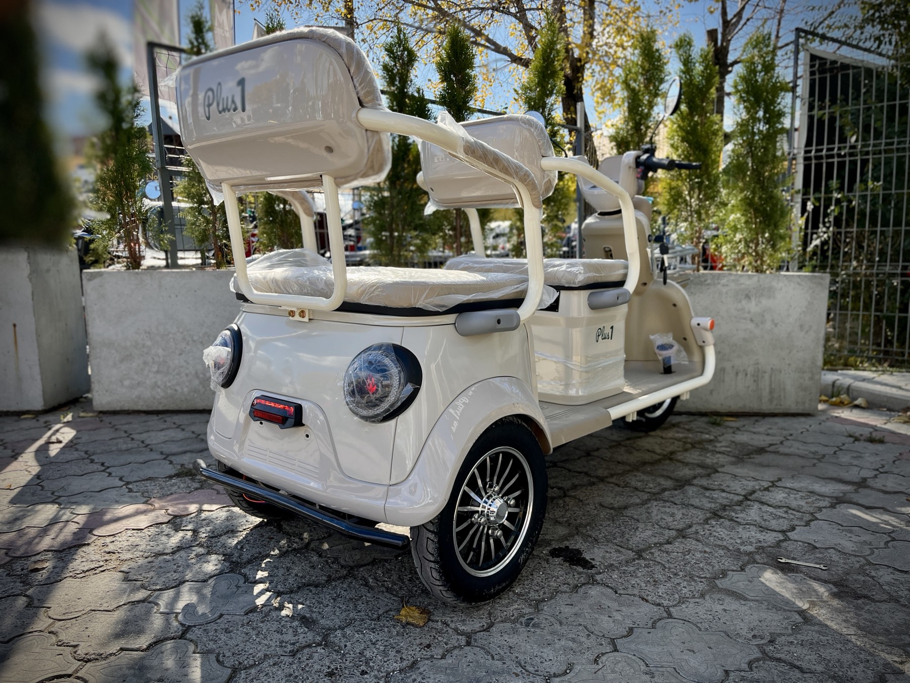 Scooter Plus1 CM6 Beige