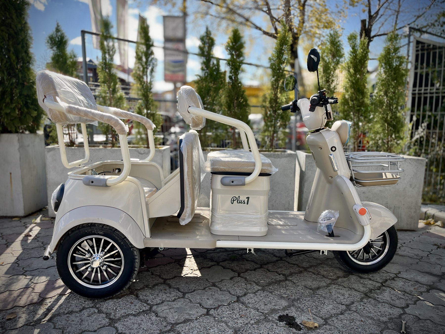 Scooter Plus1 CM6 Beige