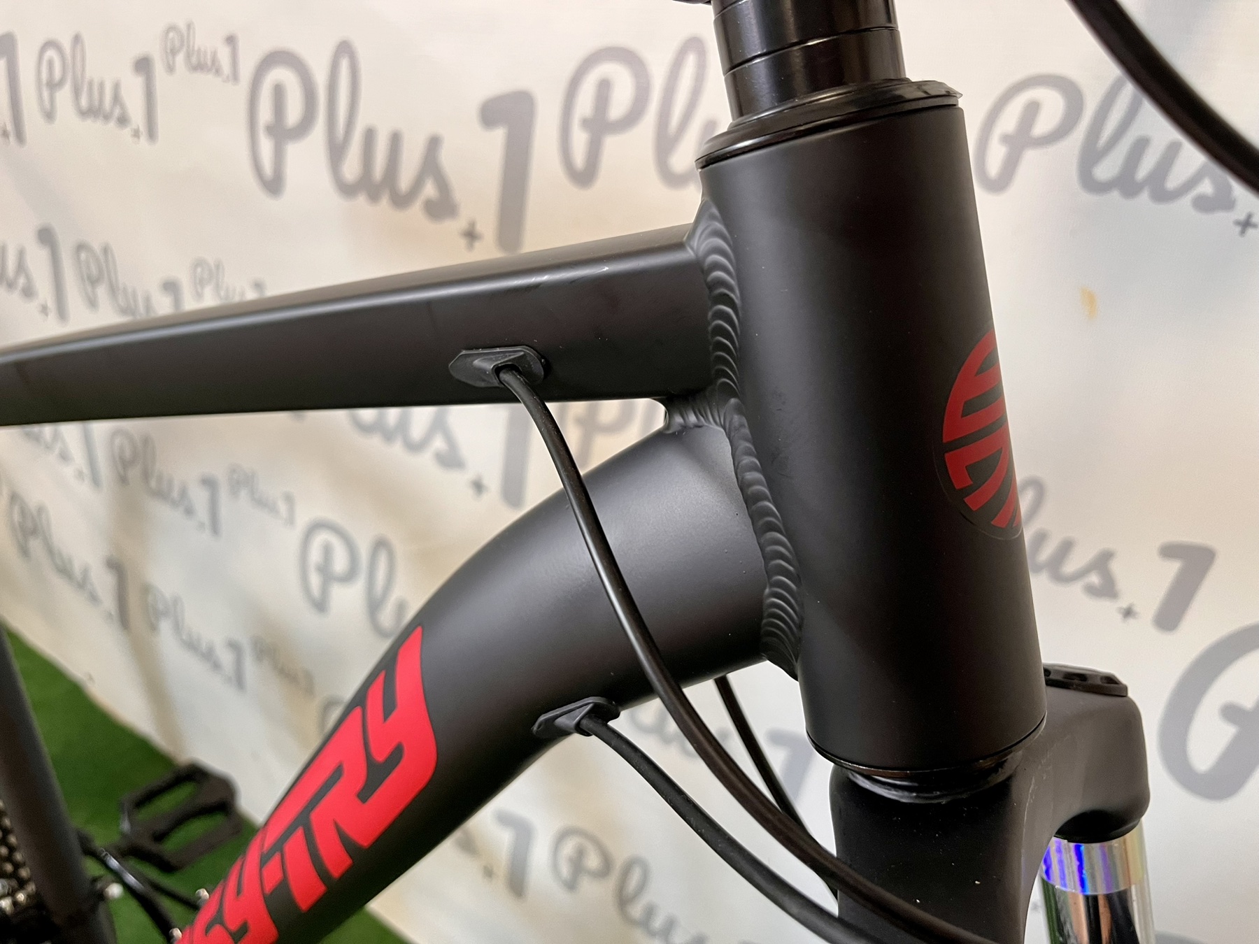 Plus1 29 Alloy-Black
